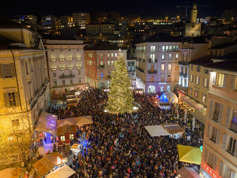 Image 0 - Silvesterfest und Neujahrszeremonie